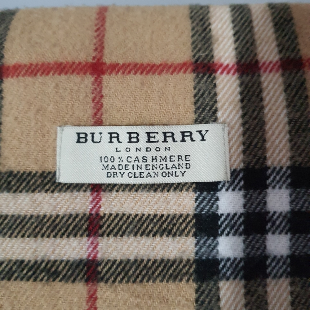 Burberry cashmere scarf - Picture 2 of 4